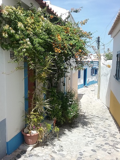 Ferragudo hill street